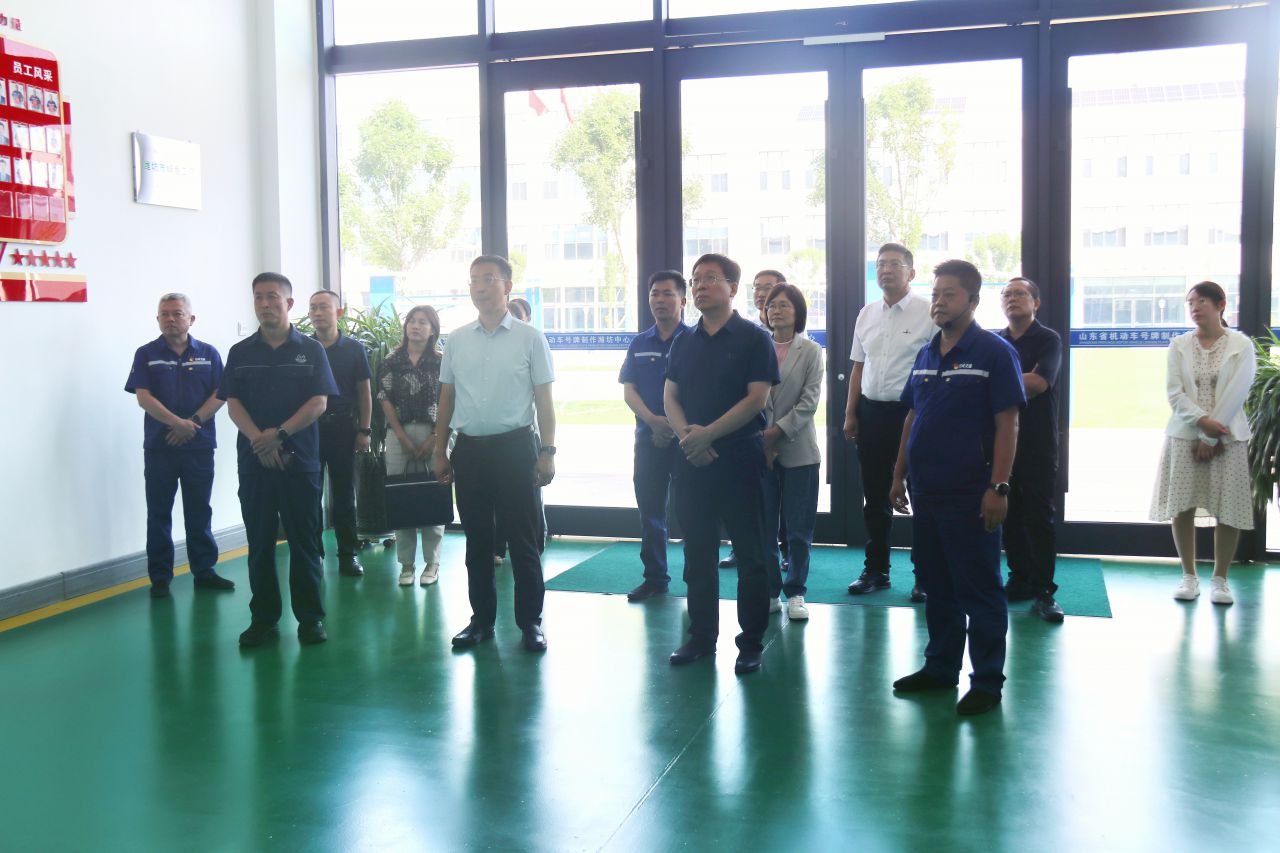 市人大检查组莅临公司智能智造厂区检查指导